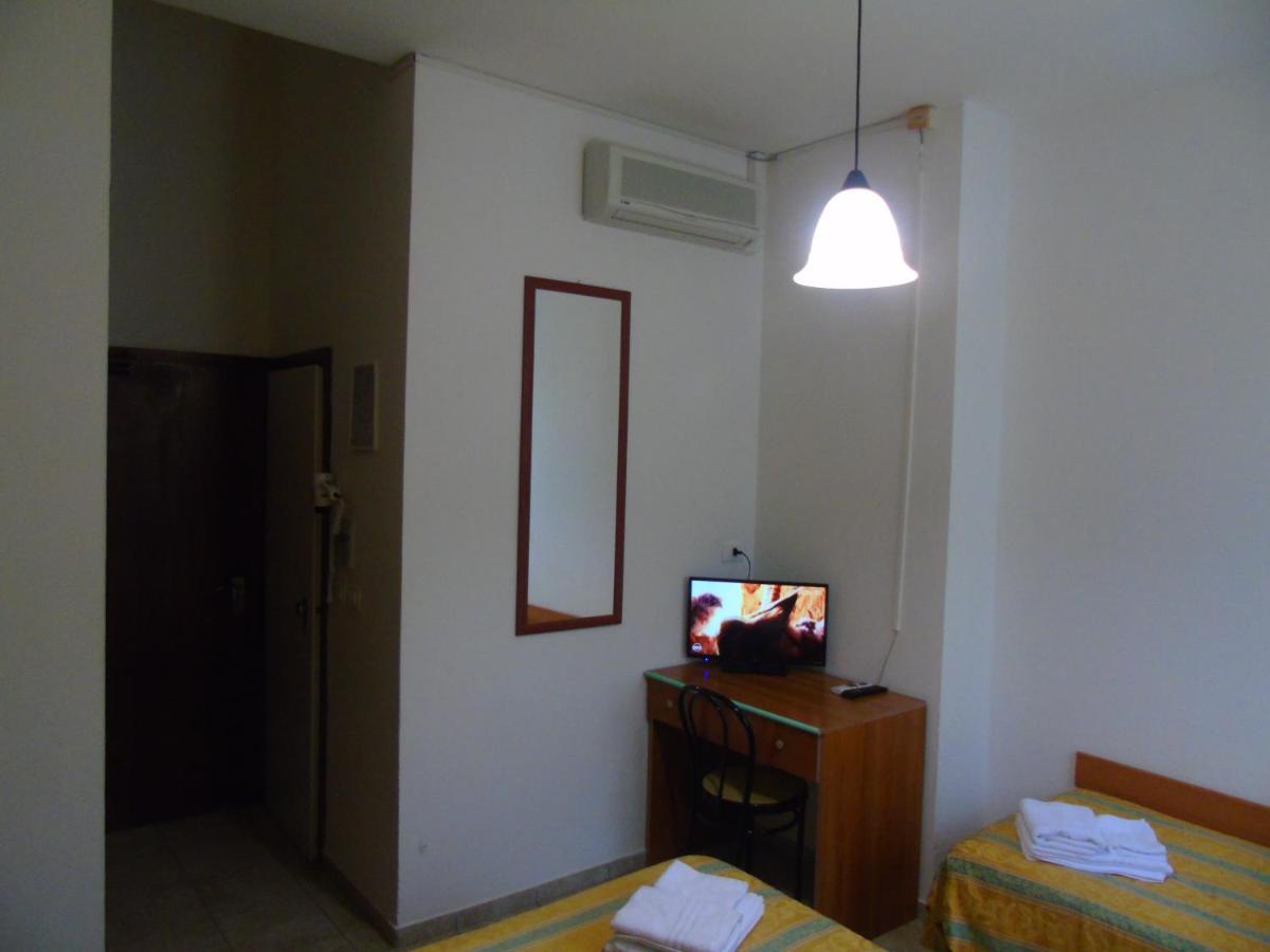 Hotel Zeus Lido Di Classe Room Only Exterior foto