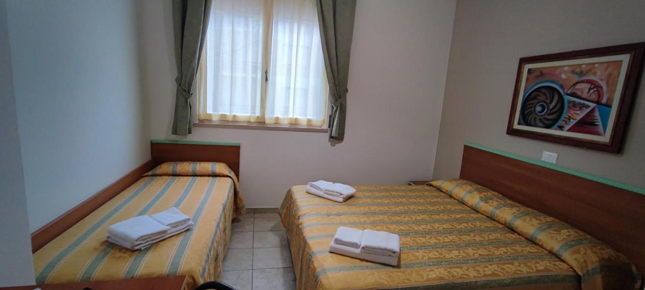 Hotel Zeus Lido Di Classe Room Only Exterior foto