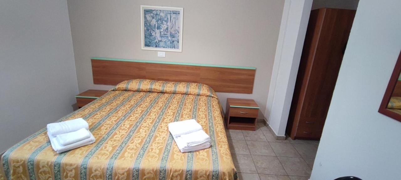 Hotel Zeus Lido Di Classe Room Only Exterior foto