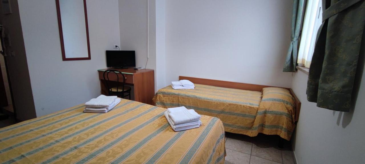 Hotel Zeus Lido Di Classe Room Only Exterior foto